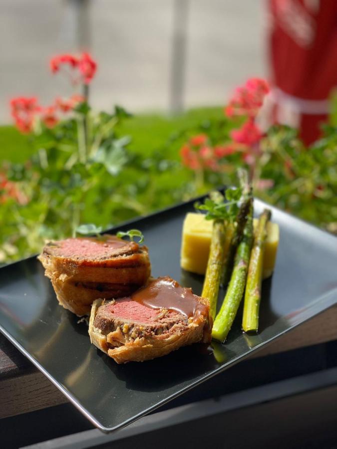 Martini Restaurant & Cazare Sebesel Eksteriør bilde